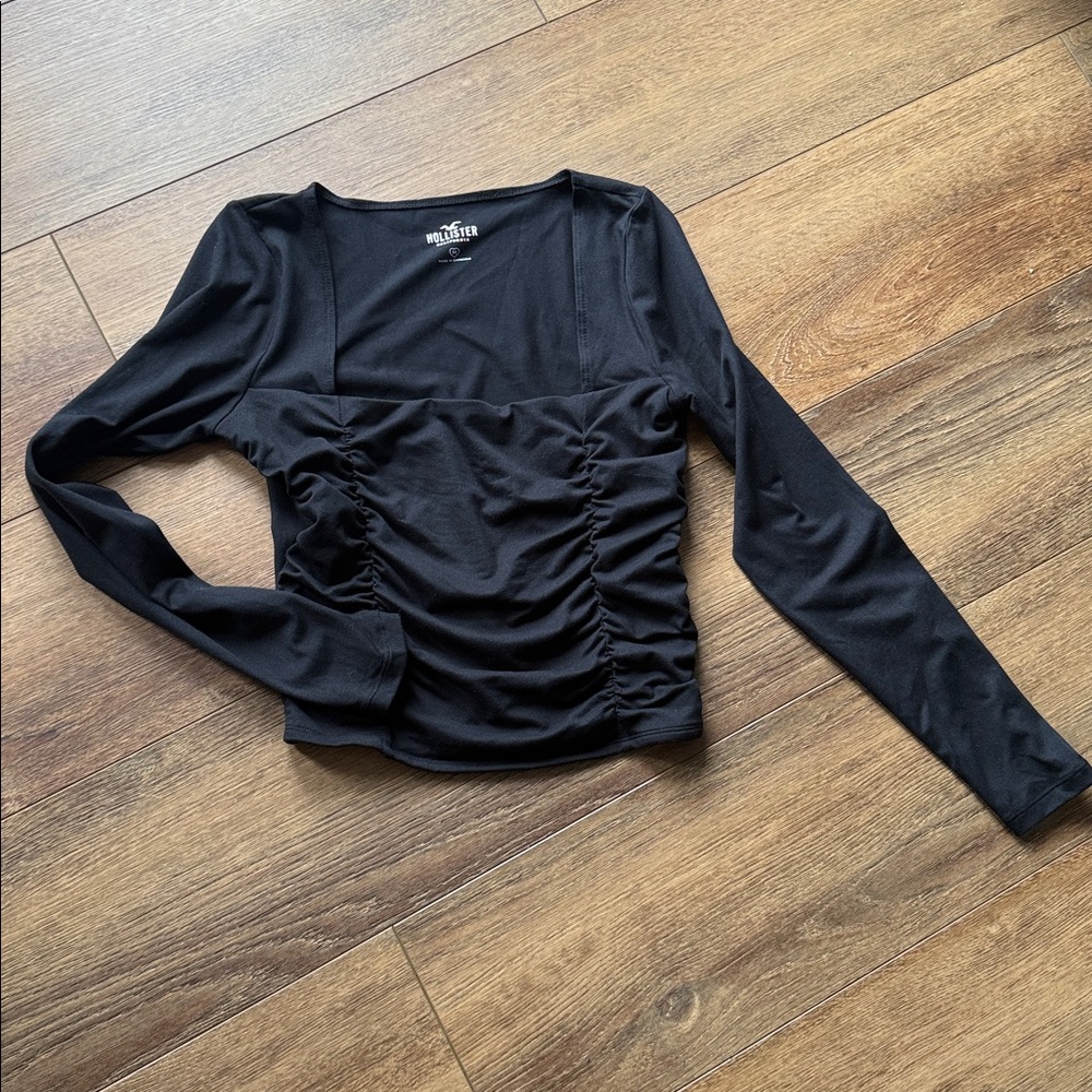 Hollister Women's Black Long Sleeve Ruched Tee